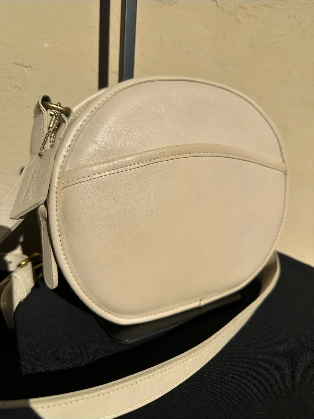 Vintage Coach Chester 9901